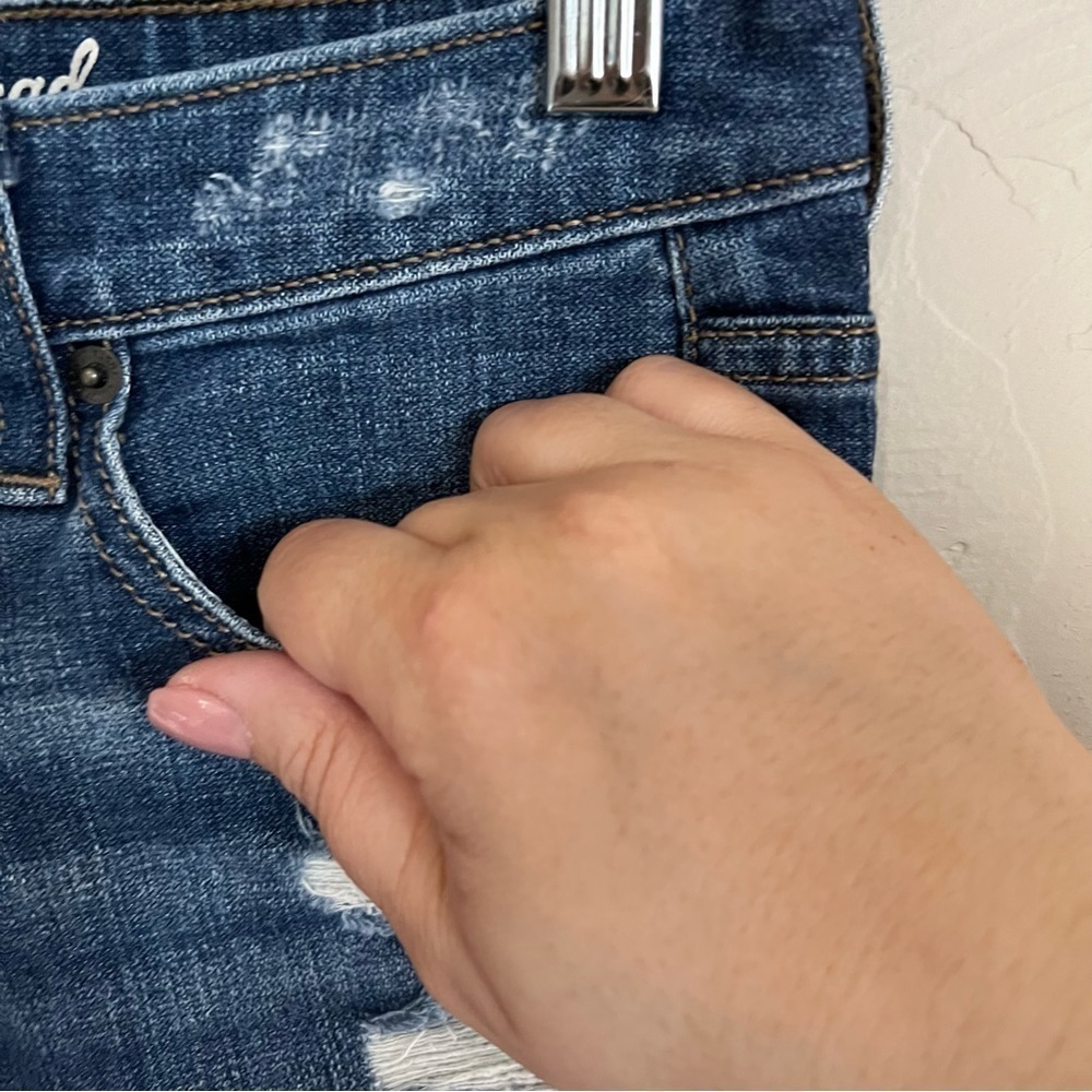 Universal Thread Mid Rise Boyfriend Cuffed Shorts‎ - Picture 3 of 7